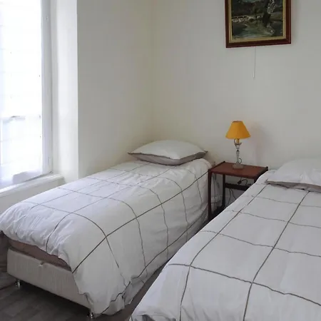 アパート Apartment, Beg Meil フエナン